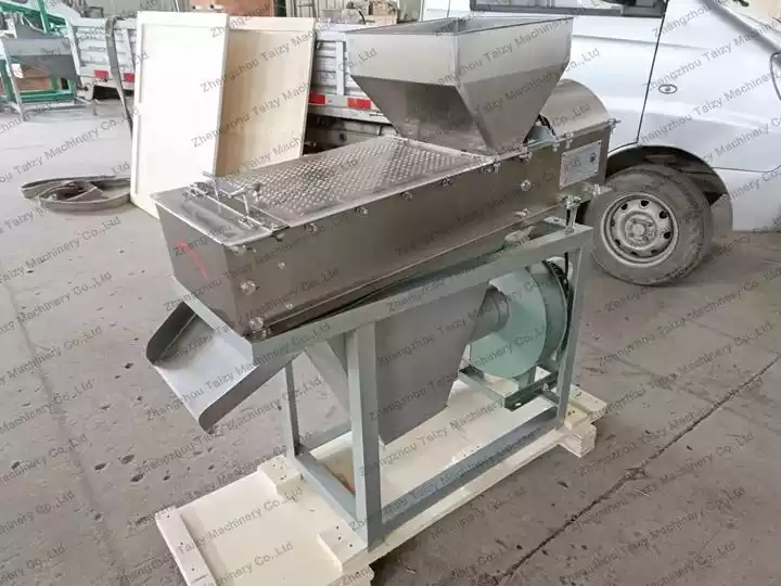 Коммерческая машина для очистки арахиса для отправки в Кению