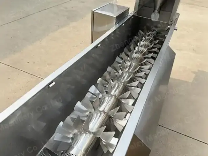 Cleaning tank
